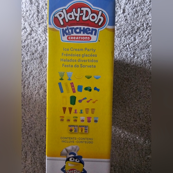 *SOLD* Play-Doh Kitchen Creations Ice Cream Set - Multicolor - Picture 3 of 5